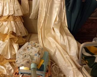 Items Located In The 3rd Bedroom (Master)