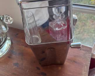 Vintage ice crusher