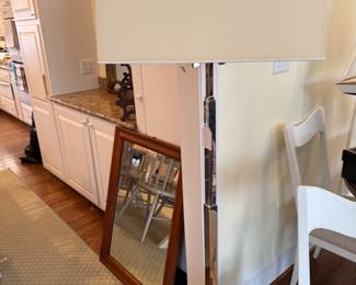 Contemporary floor lamp