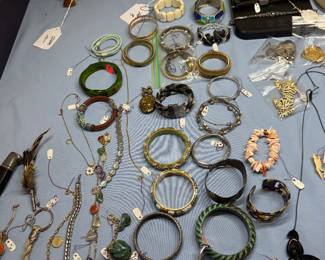 Bracelets 