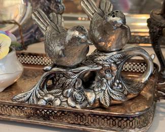 Bird salt and pepper