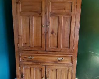 Pennsylvania House King Bedroom Set - King Canopy Bed, Mattress, Armoire, Dresser and Night Stand