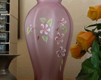 Fenton ruffle vase