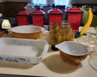 Lots of vintage dishwares including vintage Pyrex
