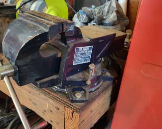 Nice large vice.