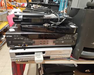 VHS / DVD Players