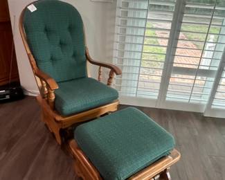 Glider w/foot stool