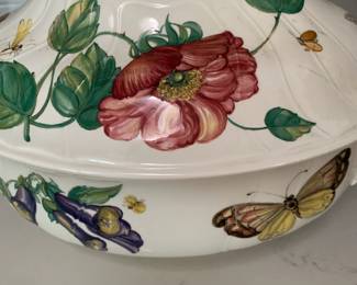Vintage Villeroy & Boch "Bouquet" 3 quart covered soup tureen. Excellent condition!