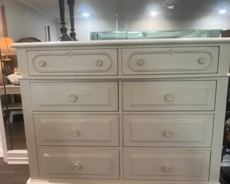 Stanley 8-drawer chest (white)