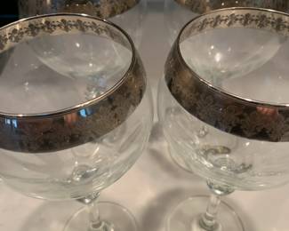 Set of 4 Italian wine glasses