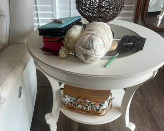 Round end table