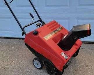 1 Murray 4.5 HP 21 Path.Electric Start Snow Thrower