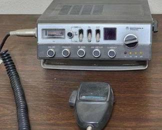 1 Motorola 500 CB Radio