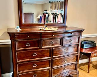 $600 furnitureland south