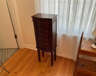 NICE JEWELERY CABINET
