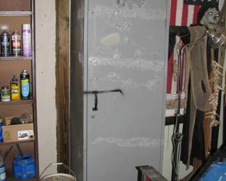 Metal locker