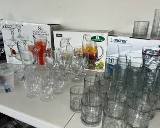Loads of sets of glassware (like new)