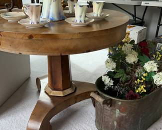 Round Table