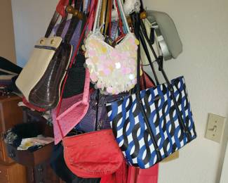 Assorted handbags, some vintage