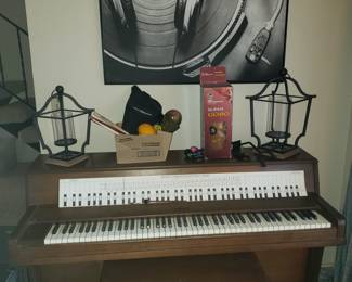 FREE! FREE! FREE!   Upright piano