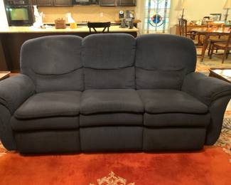 Comfortable blue couch in perfect condition 