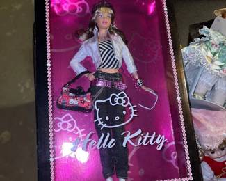 2007 Pop Culture Hello Kitty Barbie Mint Box