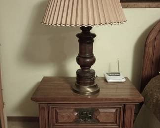 Estate wood lamp