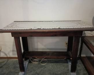 Estate lawyer table