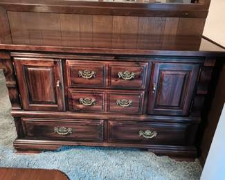 Estate hutch