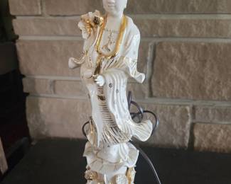 PORCELAIN LAMP
