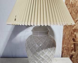 PORCELAIN LAMP
