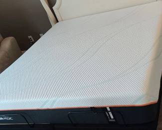 New King Size Tempur-pedic Adjustable Bed