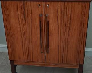 MCM Norwegian Made Extendable Bar