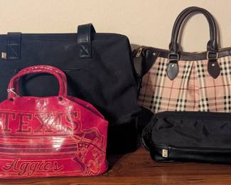 Burberry purse/bag (has not been authenticated, Beis, Texas Aggies