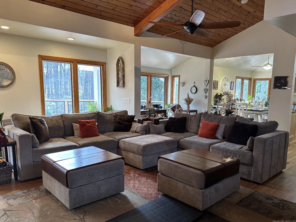 Love Sac Double Sectional with Stealth Tech and Accessories