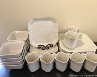 Set of Cindy Crawford Style Everyday Dinnerware