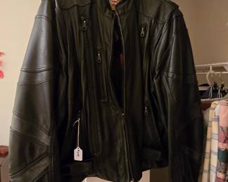 HARLEY DAVIDSON LEATHER MOTORCYCLE JACKET 1X, VENTED, PADDED -LIKE NEW!