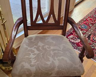 Set of 6 DR chairs-2 w/arms, 4/side chairs