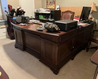 L-shaped executive desk 