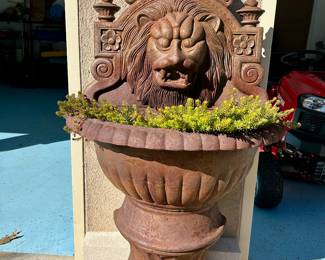 cast iron fountain/planter