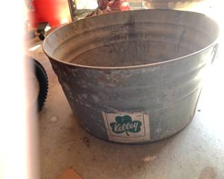 #137	Kelley wash tub 15 gallon 	 $20.00