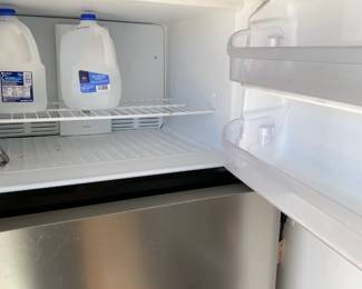 #71	18 cu Frigidaire freeze on top stainless lftr18	 $100.00