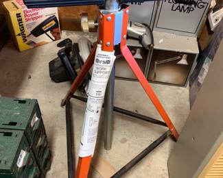 #130	Hirsh adj height work support 	 $20.00