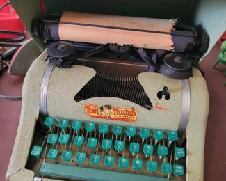 Tom Thumb children's typewriter
