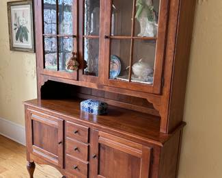 Ethan Allen Maple lighted hutch