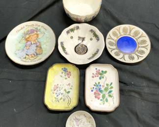 Lot 7 Assorted Porcelain & Enameled Dishes
