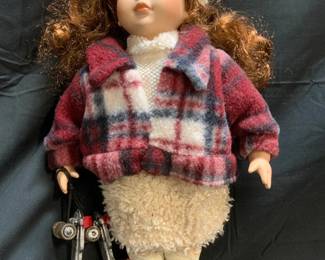 DanDee Vtg Collectors Choice Porc Doll C 1990
