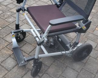 Zoomer lightweight electric wheelchair