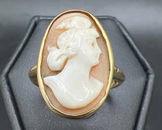 14K Gold Cameo Ring Size 6
