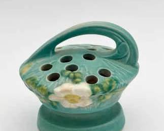 1940 Roseville Pottery White Rose Frog Green
